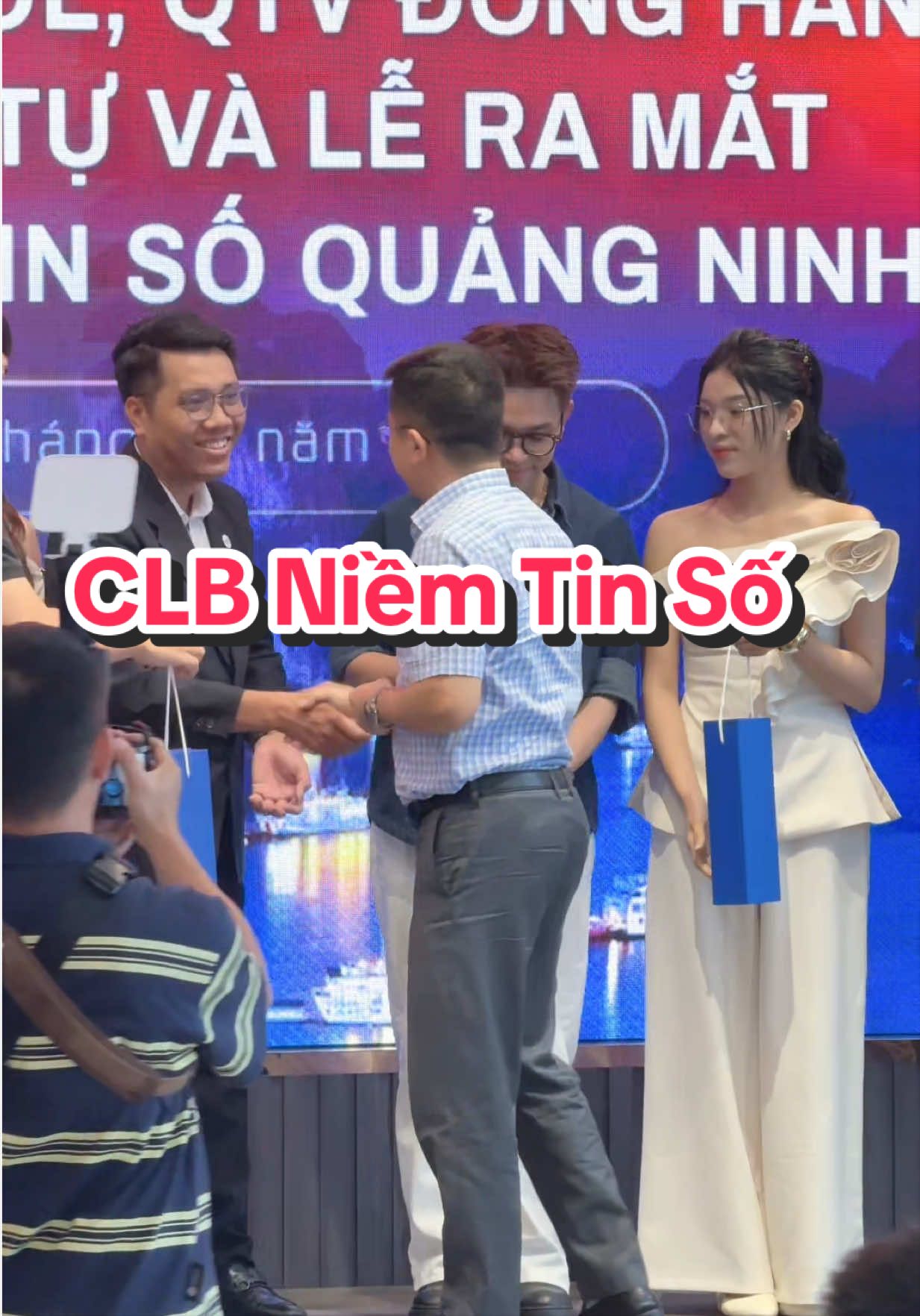 @Hạ Long cùng Tén