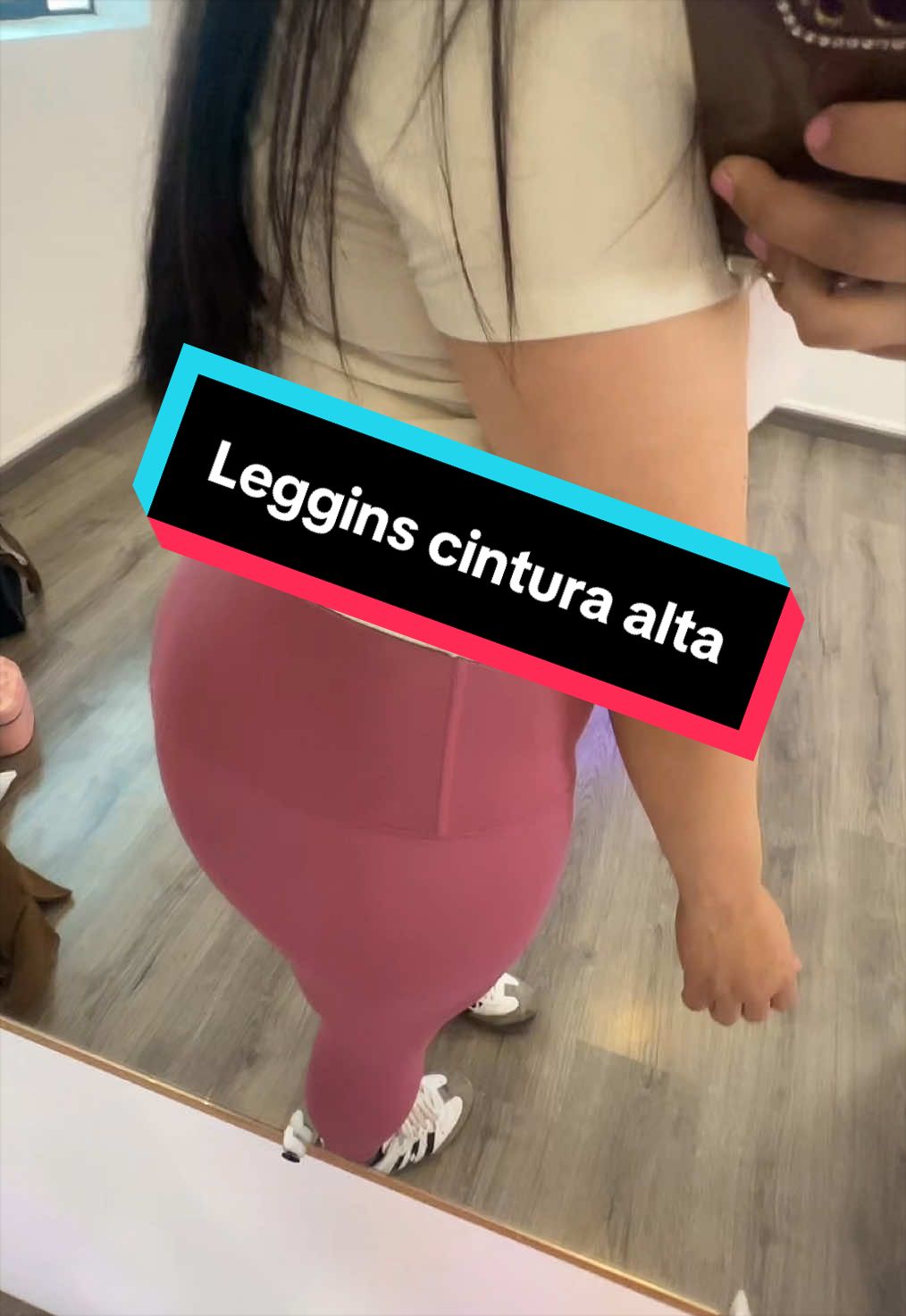 @𝑪𝒂𝒓𝒍𝒚𝑽𝒐𝒏𝑴𝒂𝒌𝒆𝒖𝒑💄