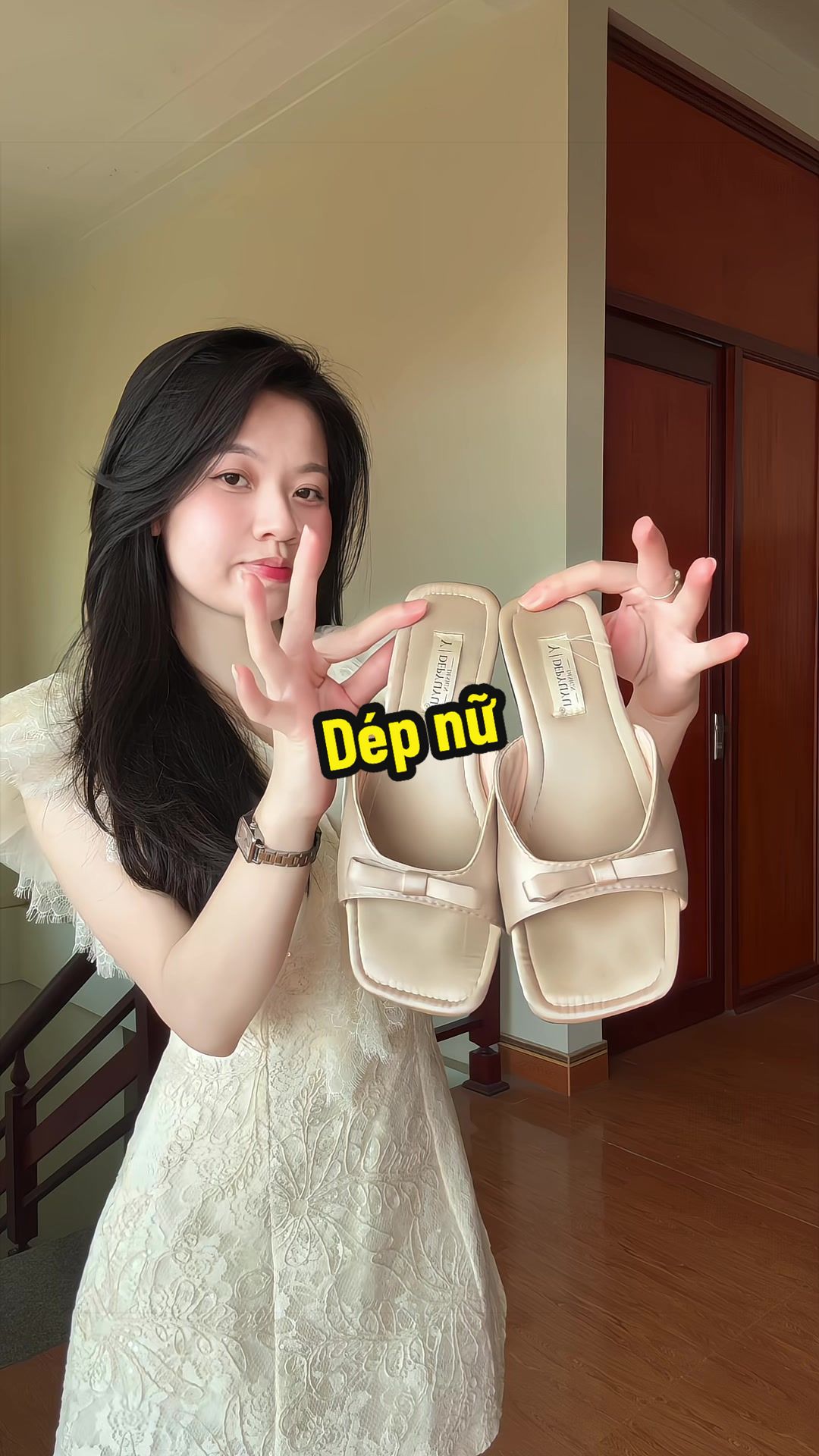 @Hằng t&uacute;n 👻