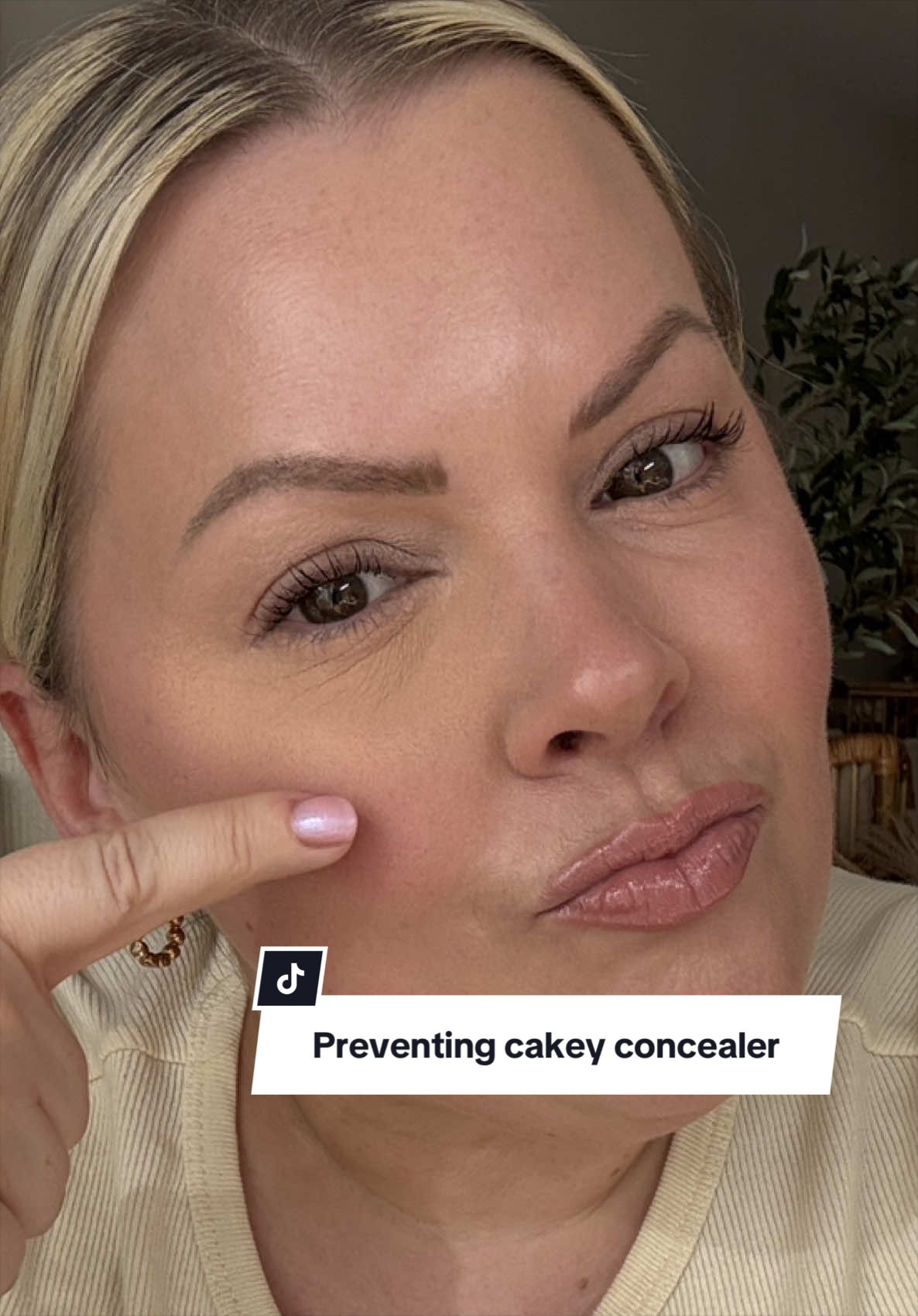@SELENA &bull; Makeup Artist