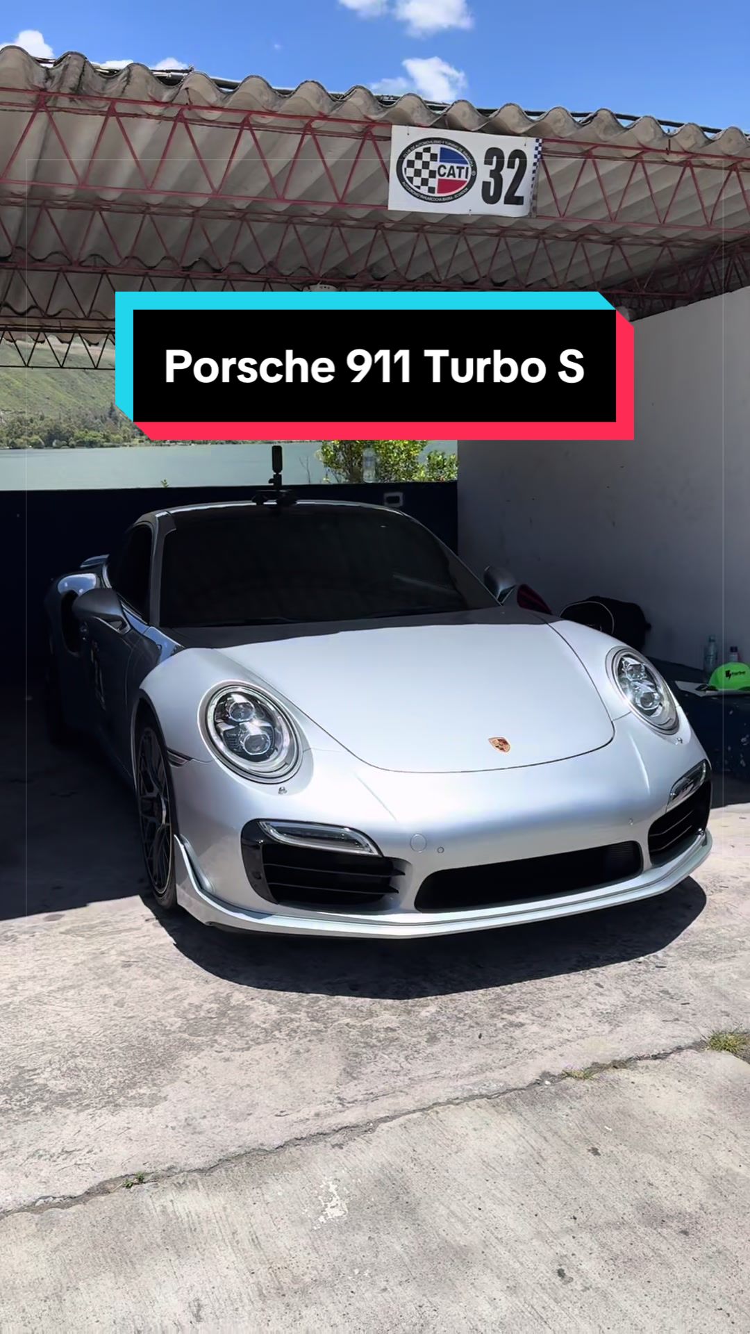 @Luxury Cars Ecuador