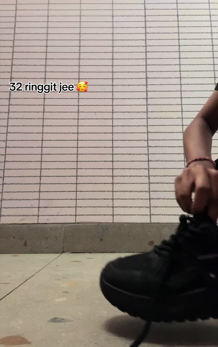 @Priya🦋💓