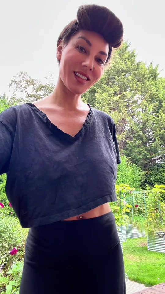 @Ava Dahlia 🇨🇦👩&zwj;🌾✌️
