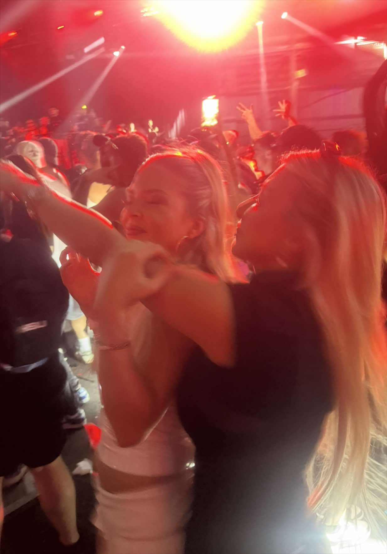 @bimbocityblonde