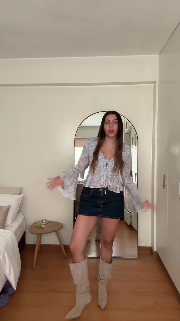 @adrianaleivaac