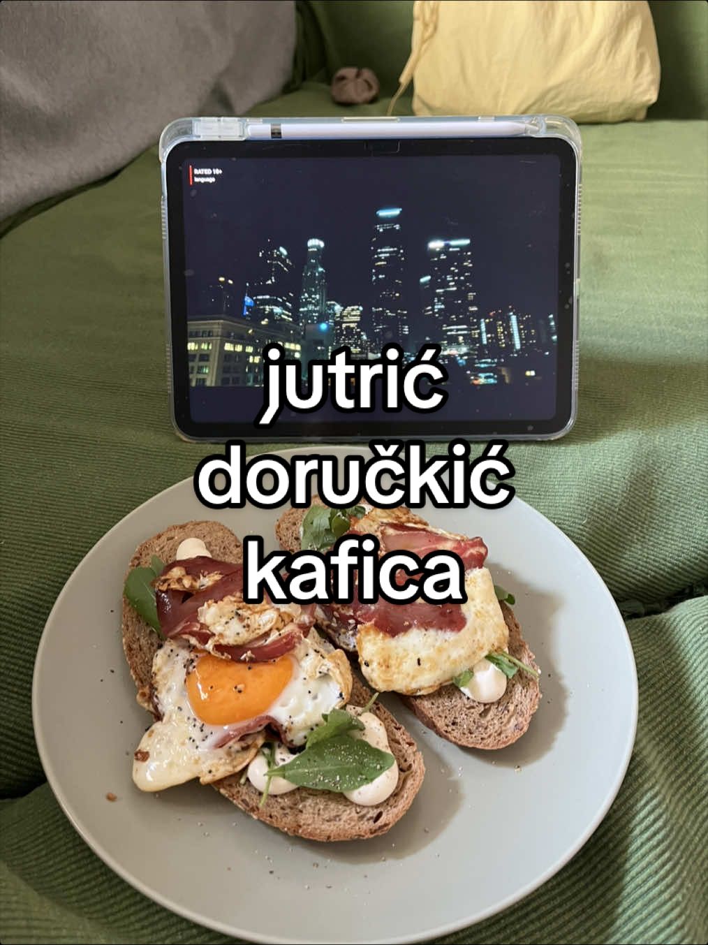 @Tatjana🪐
