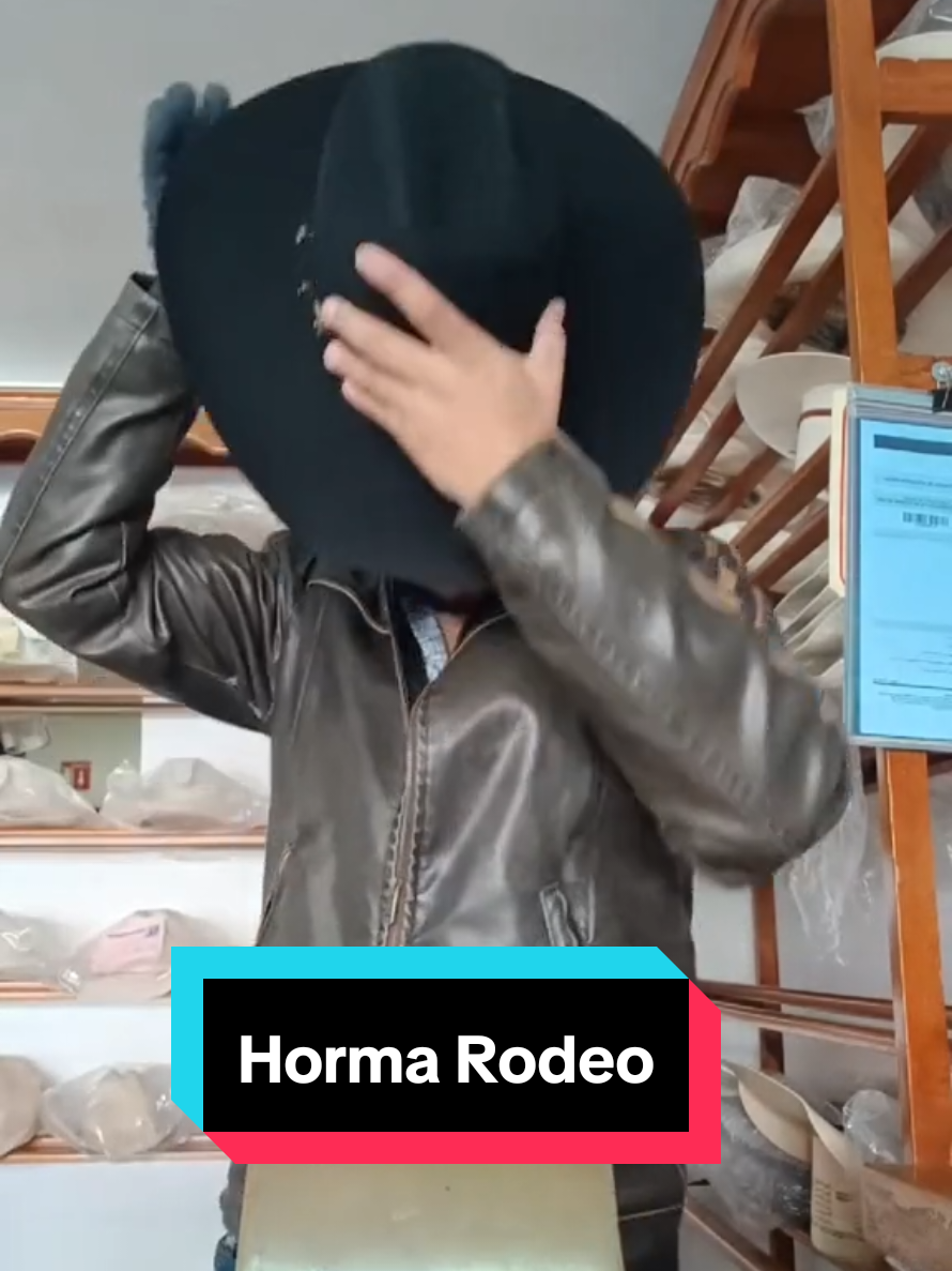 @Adrian hats (Polo El Ranchero)