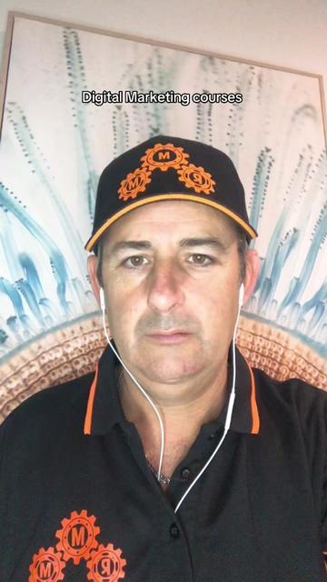 @Robbie Mac social