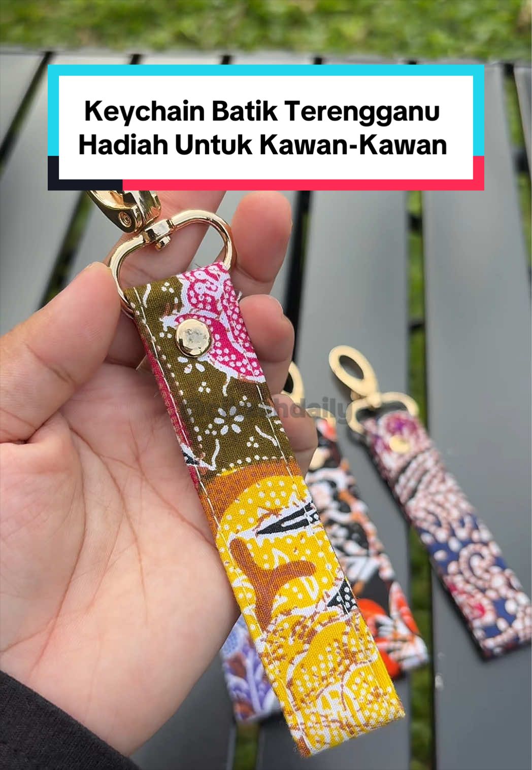 @CikZahDaily