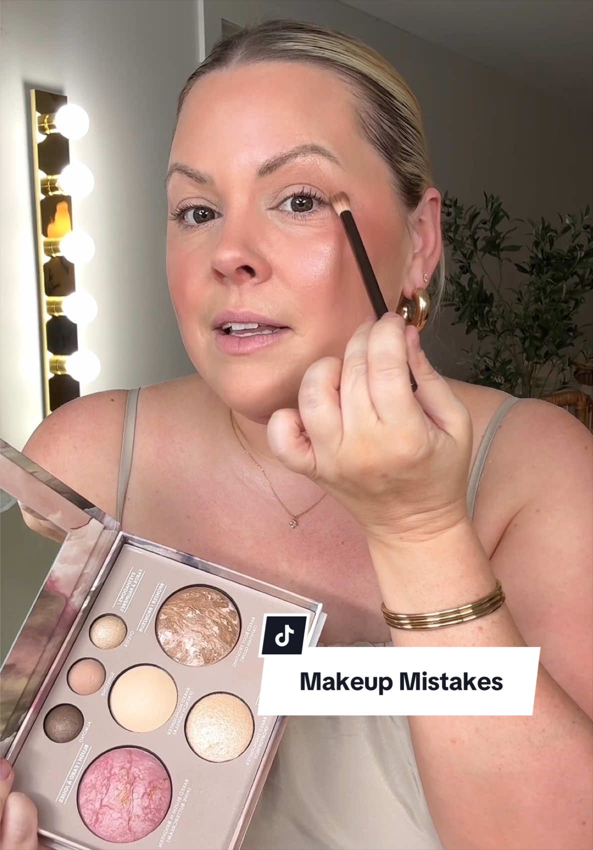 @SELENA • Makeup Artist