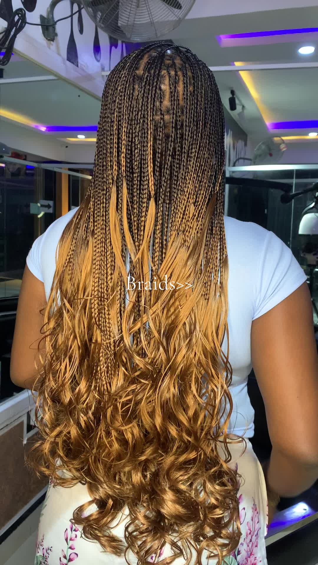 @glitznails__