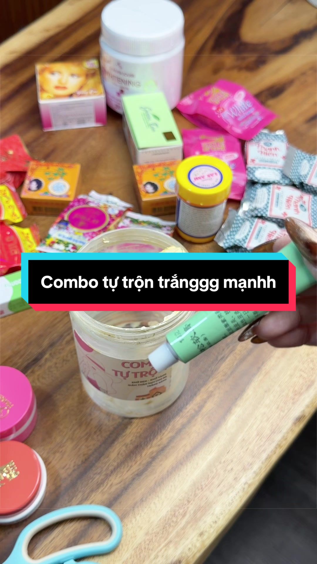 @Bà Tám Da Dẻ