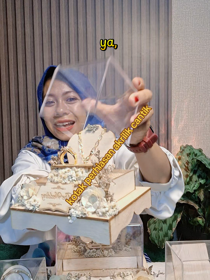 @Siti Fatimah|Gift Box
