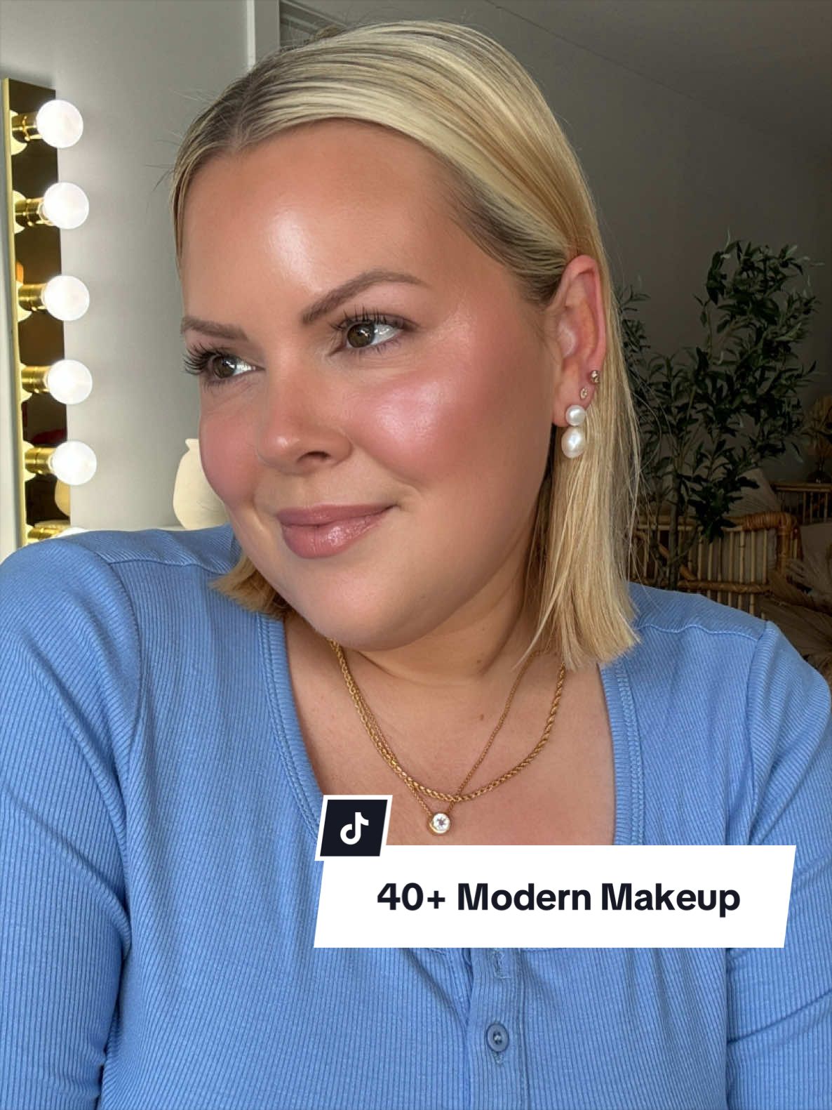@SELENA &bull; Makeup Artist