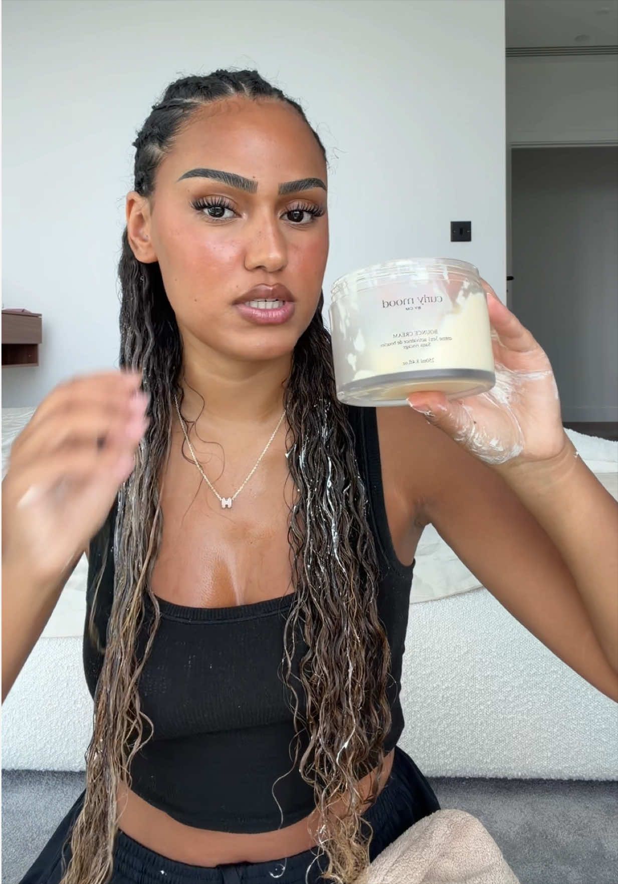 @myriam.cm