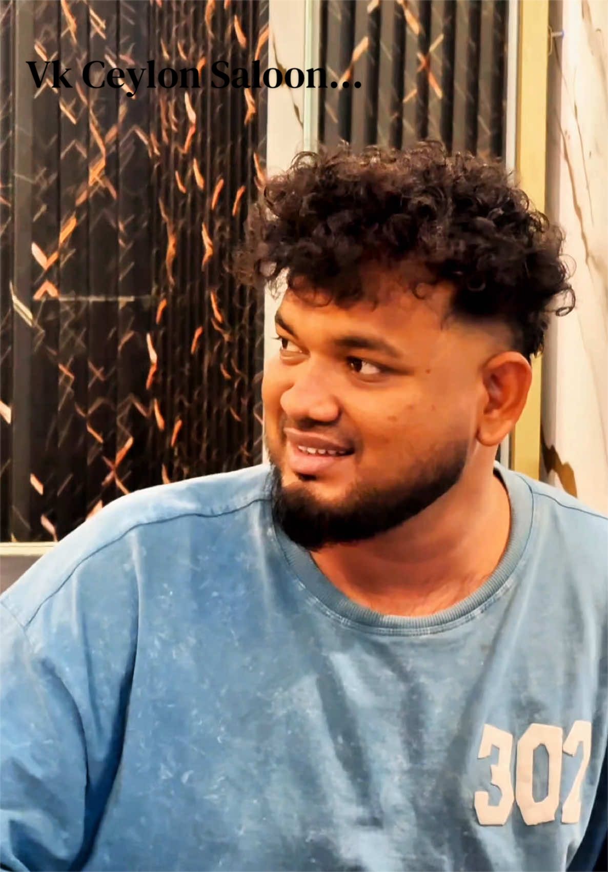@Vk_Ceylon_saloon