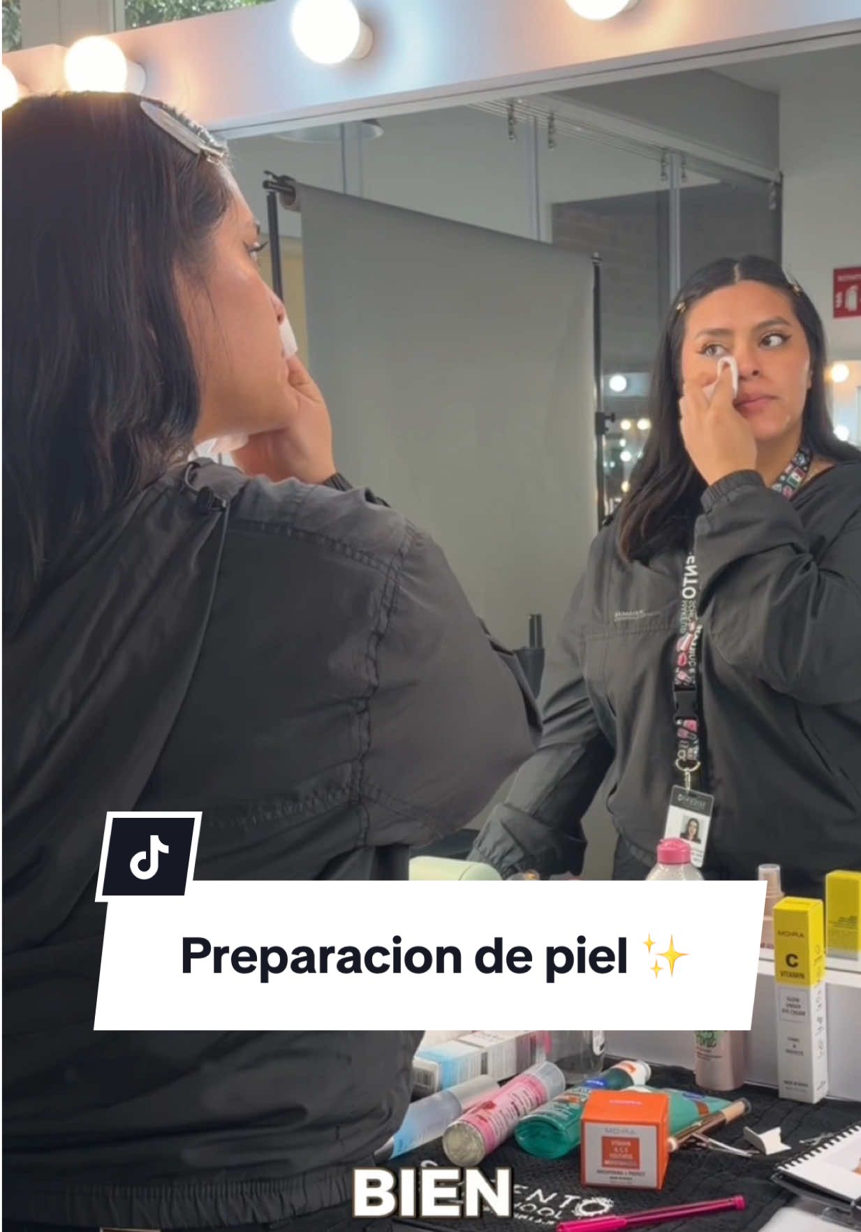 @Escuela de Maquillaje