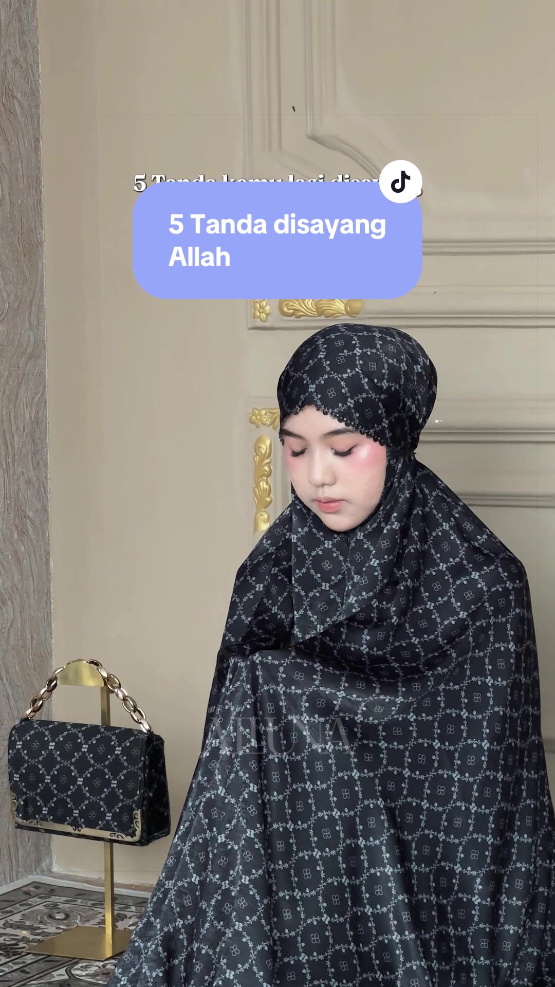 @Alluna