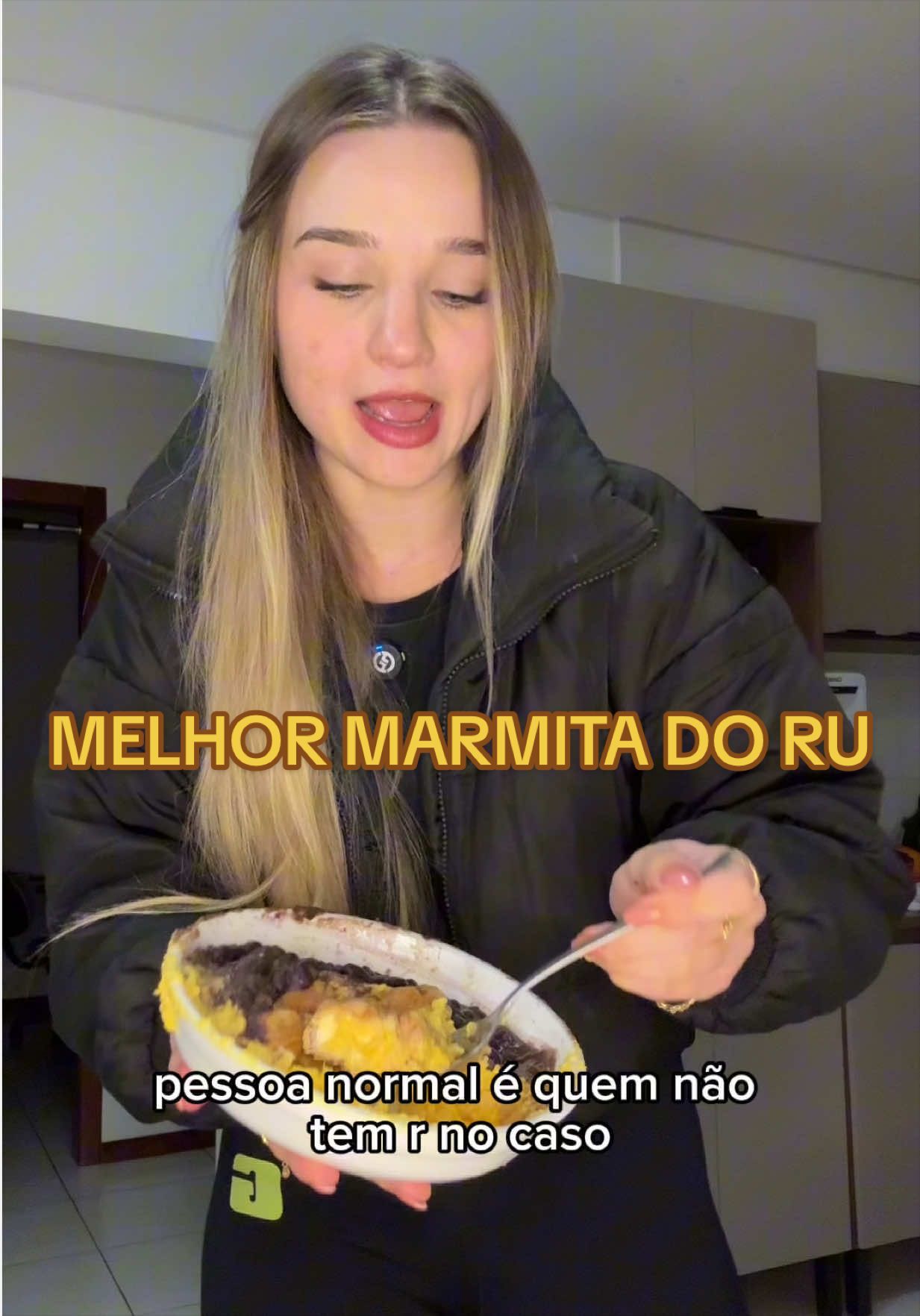@Larissa 🍉 menina do RU
