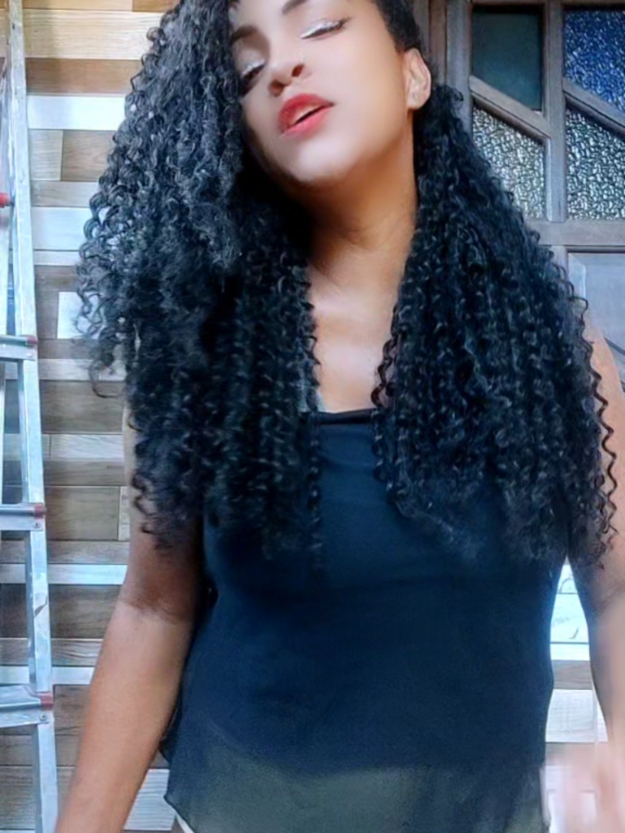 @Lucy a guria do short sexy