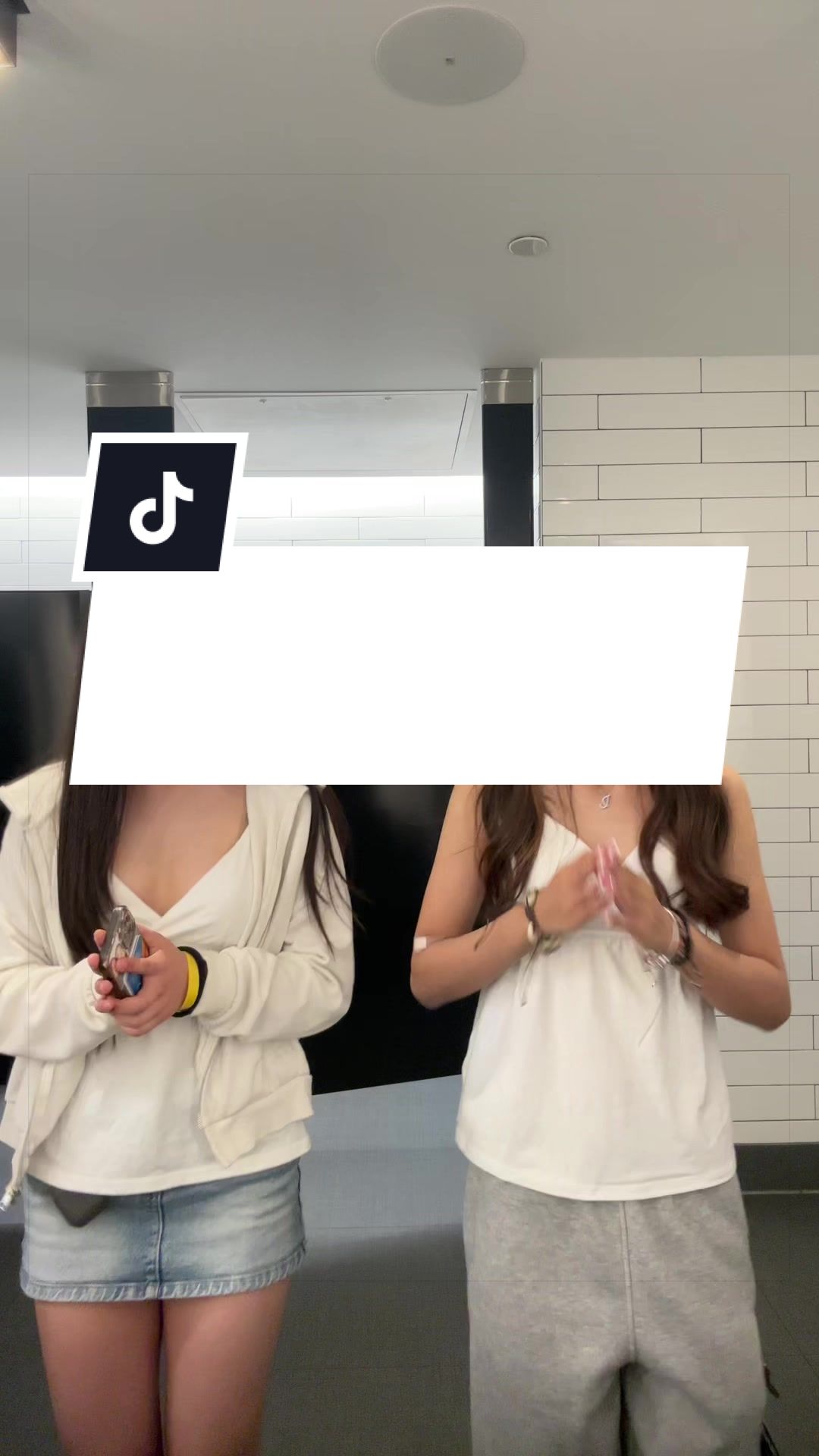@𝐣