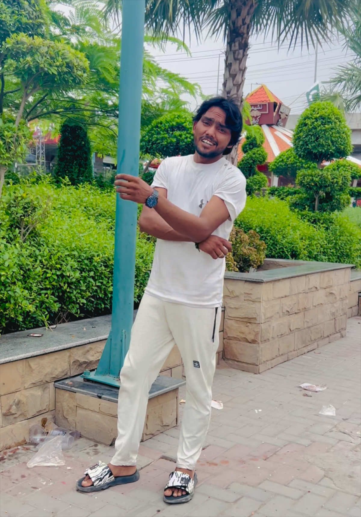 @Mr.darshan😜