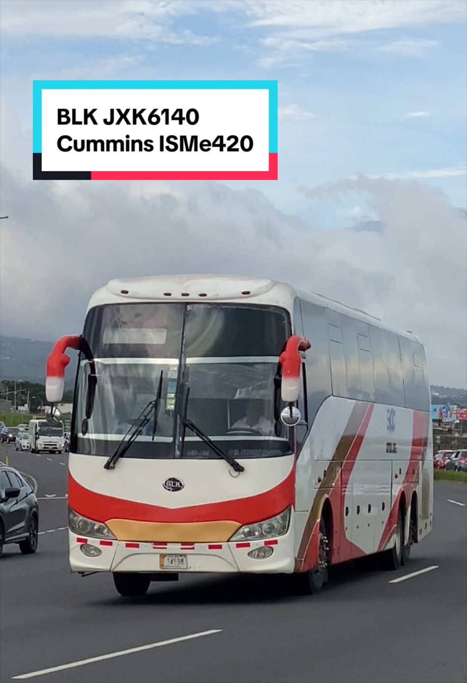 @Costa Rica sobre ruedas 🚌🇨🇷