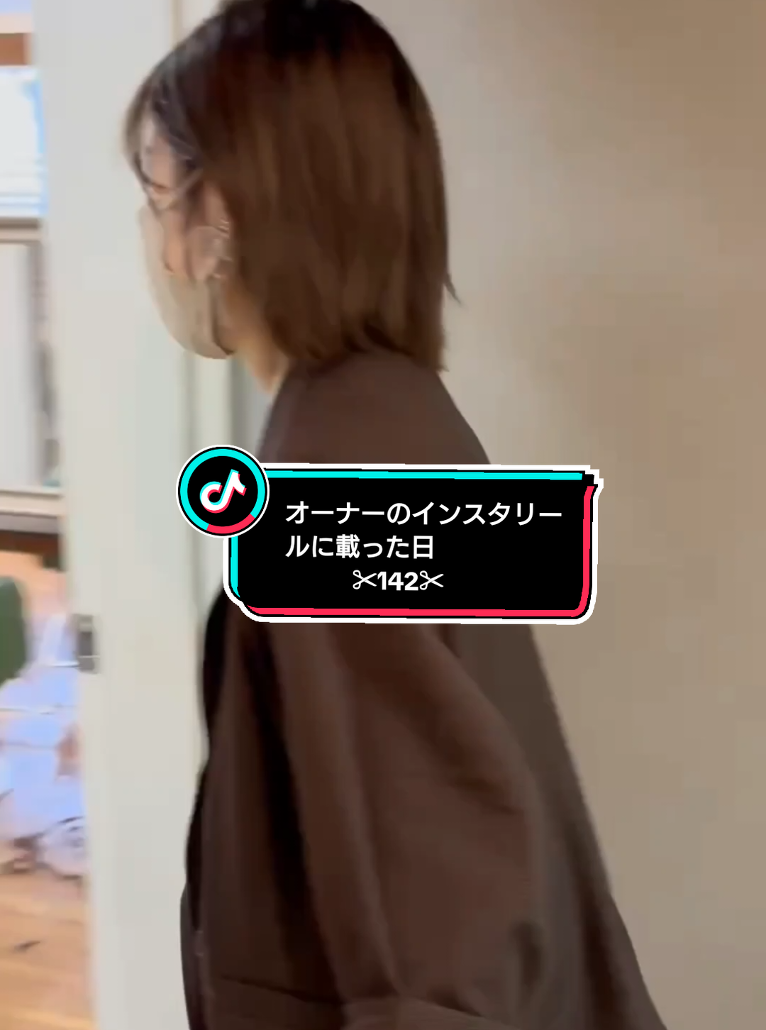 @髪の毛アートをつくる美容師