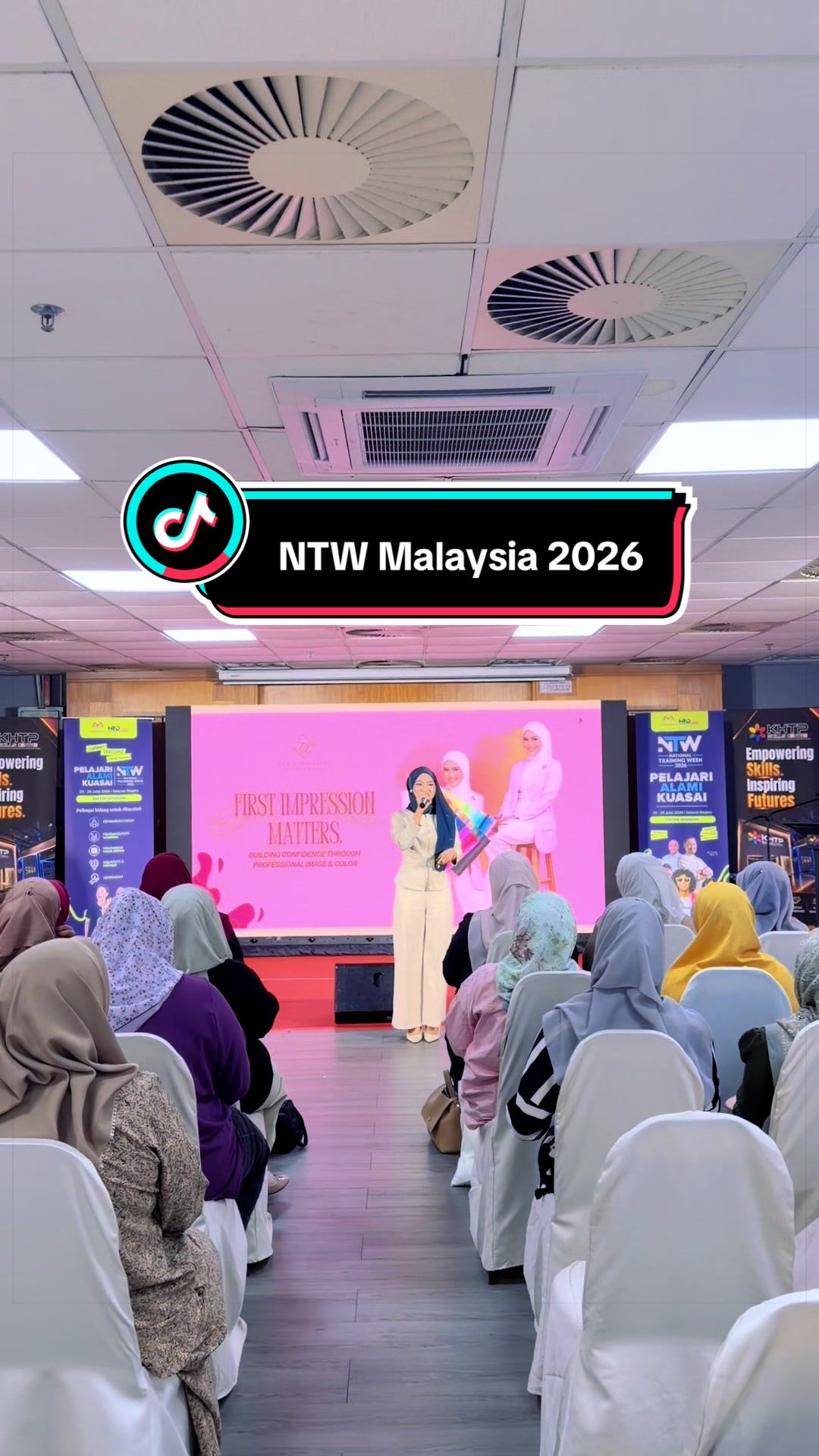 @Tyra Yusoff | Color Analysis