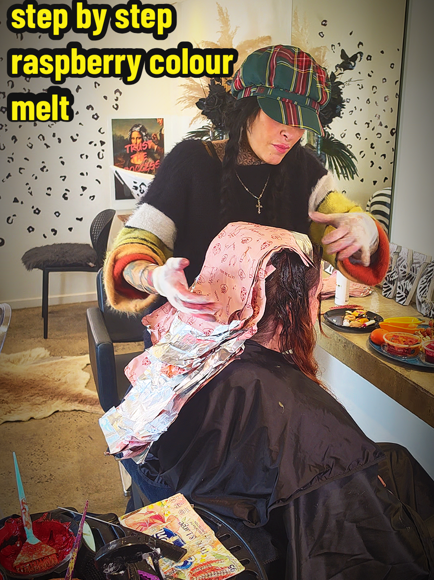 @TheCowgirlColourist