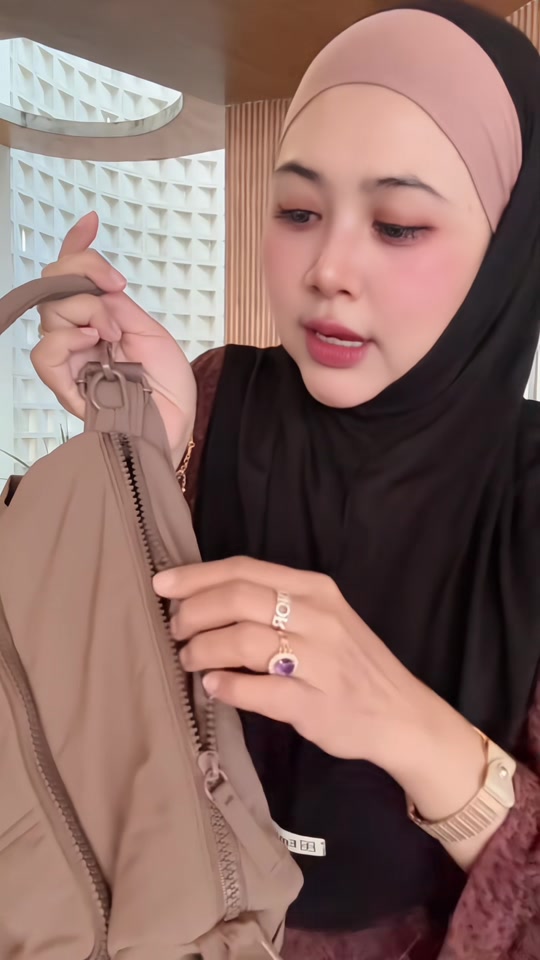 @agisnicolection