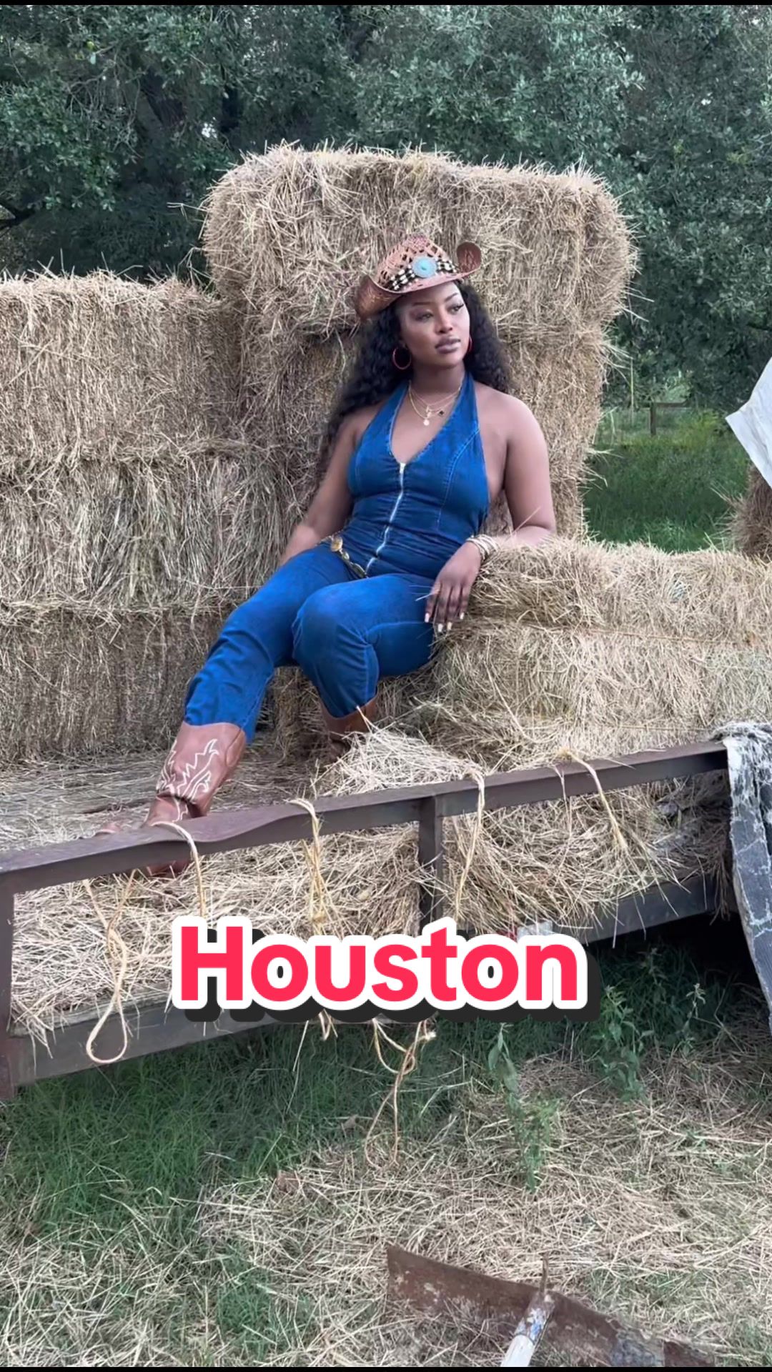 @Tiwa