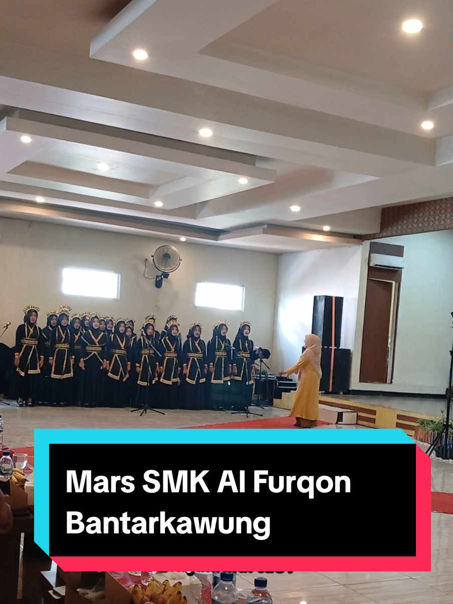 @Galeri Bu Ni_di Sekolah