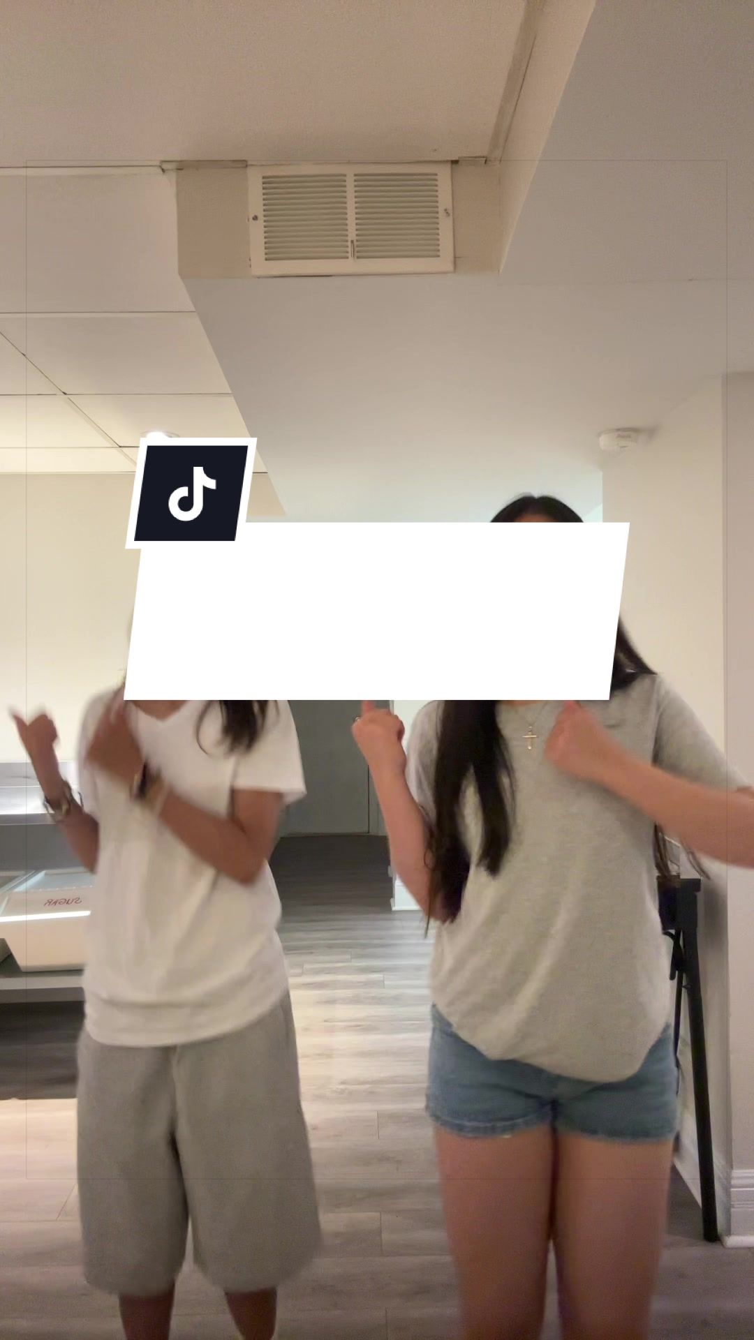 @𝐣
