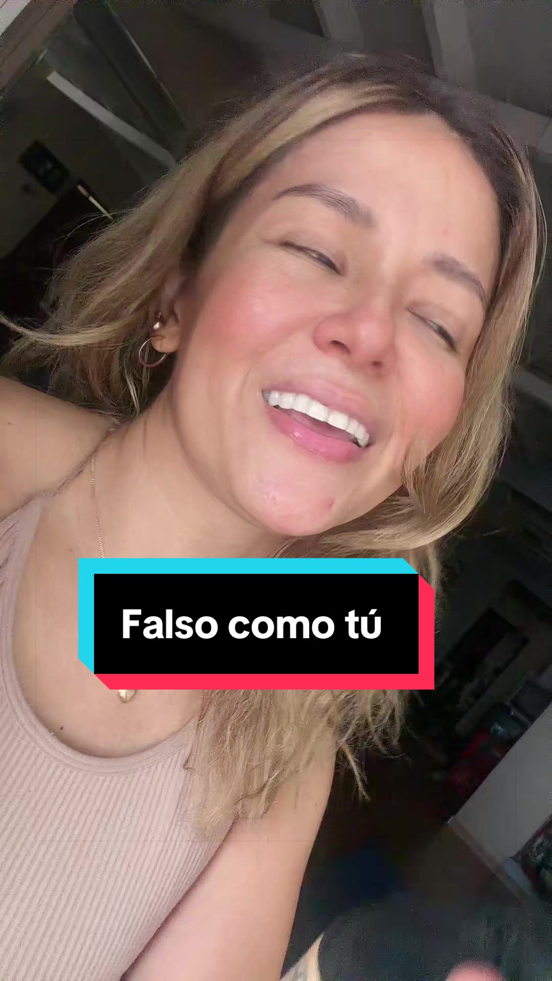 @𝙍𝙤𝙨𝙮 𝙘𝙤𝙡𝙪𝙢𝙗𝙪𝙨