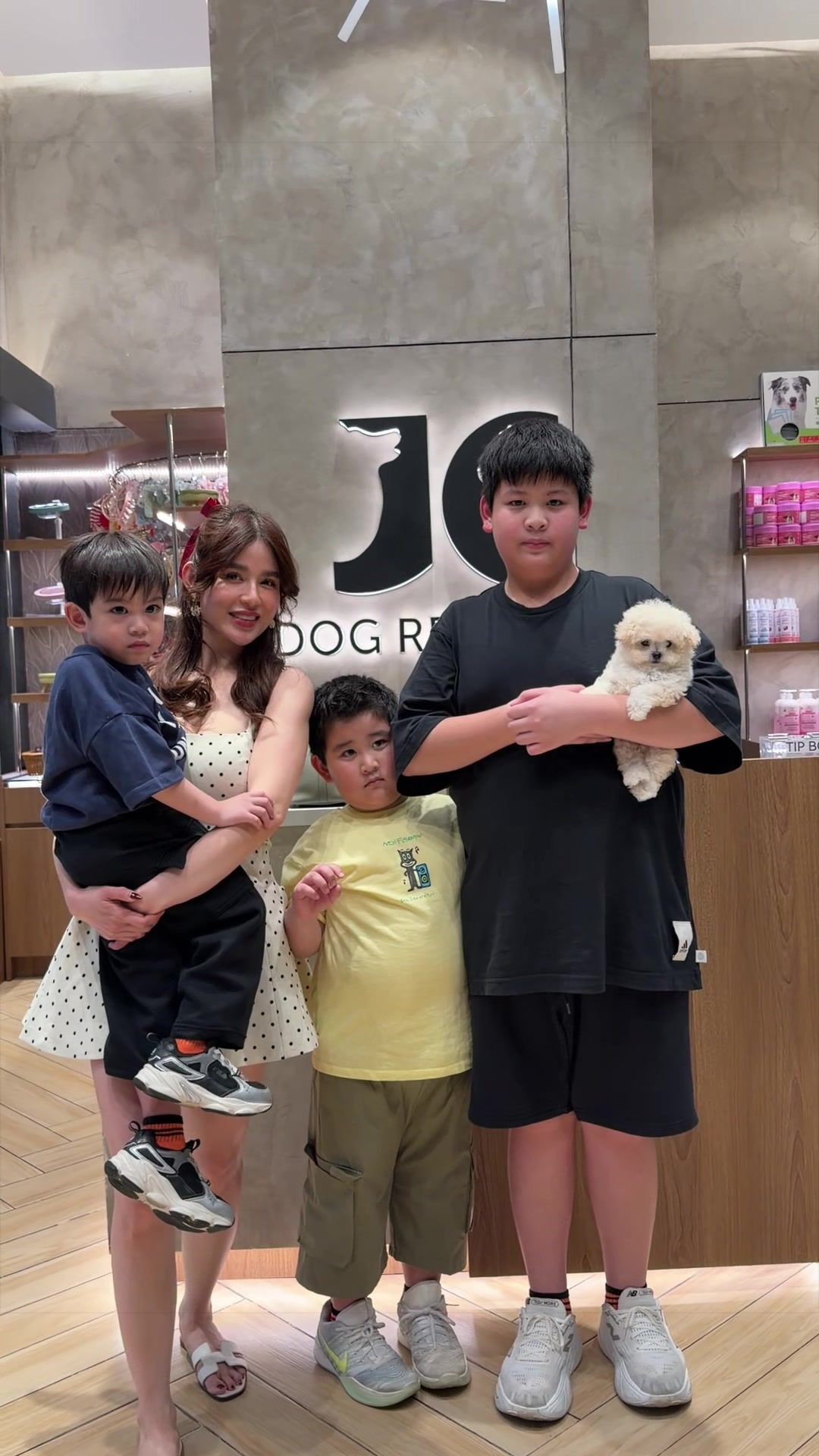 @JC Dog Republic