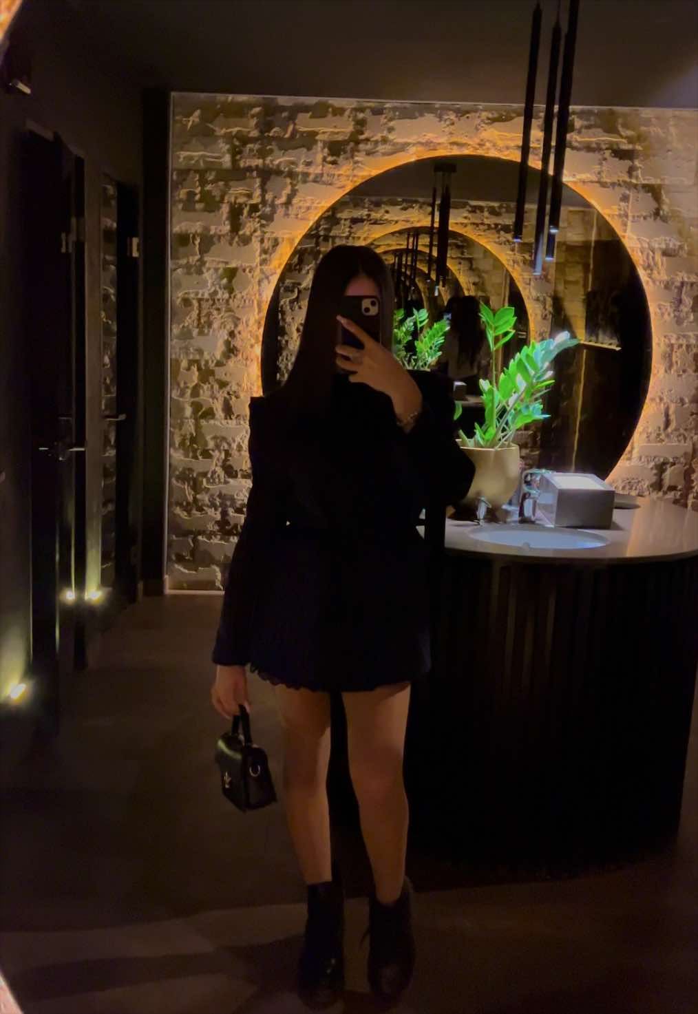 @adelayna_sb