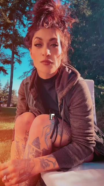 @Megan MOXX | Singer songwriter