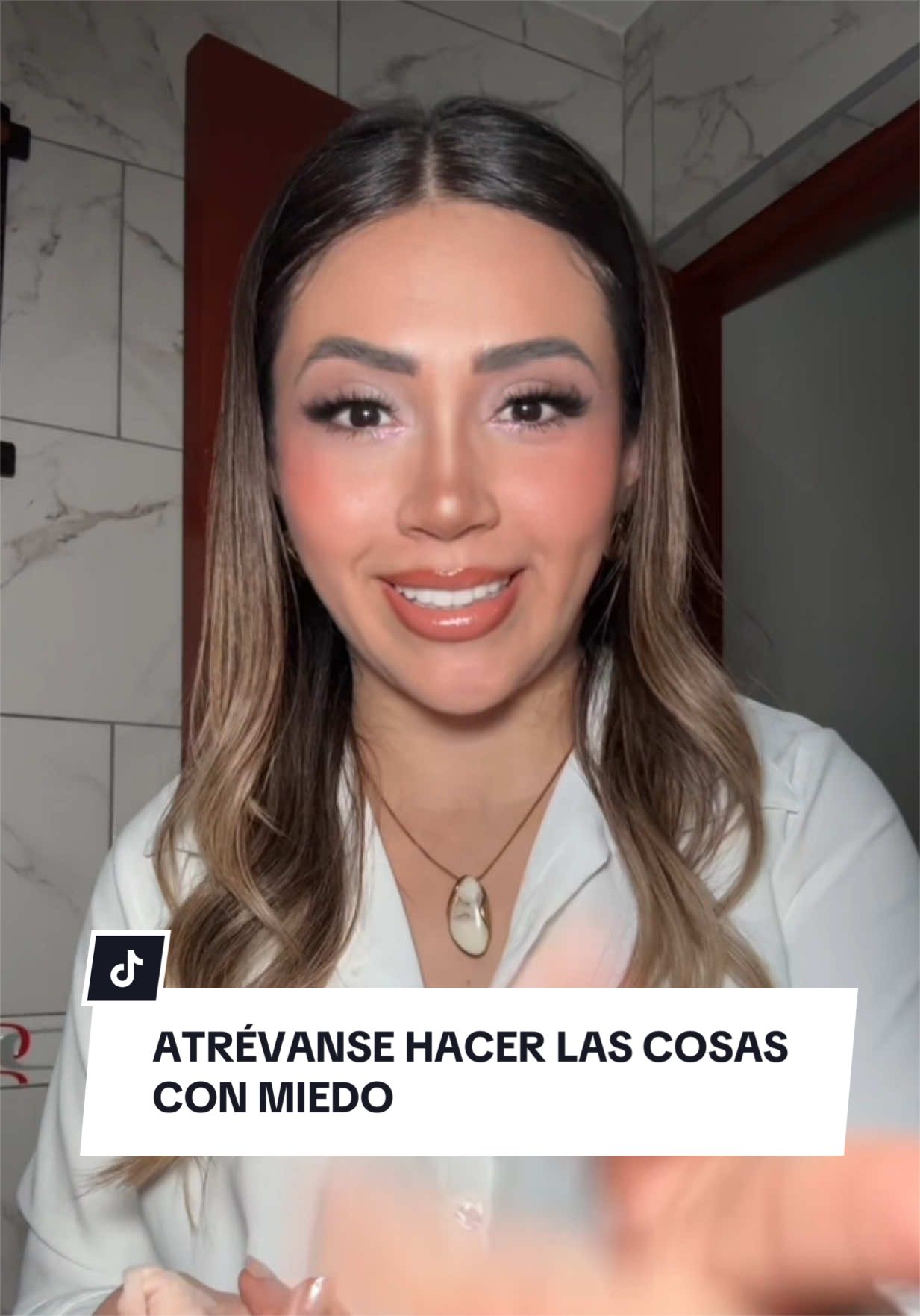 @lesliemakeupartist