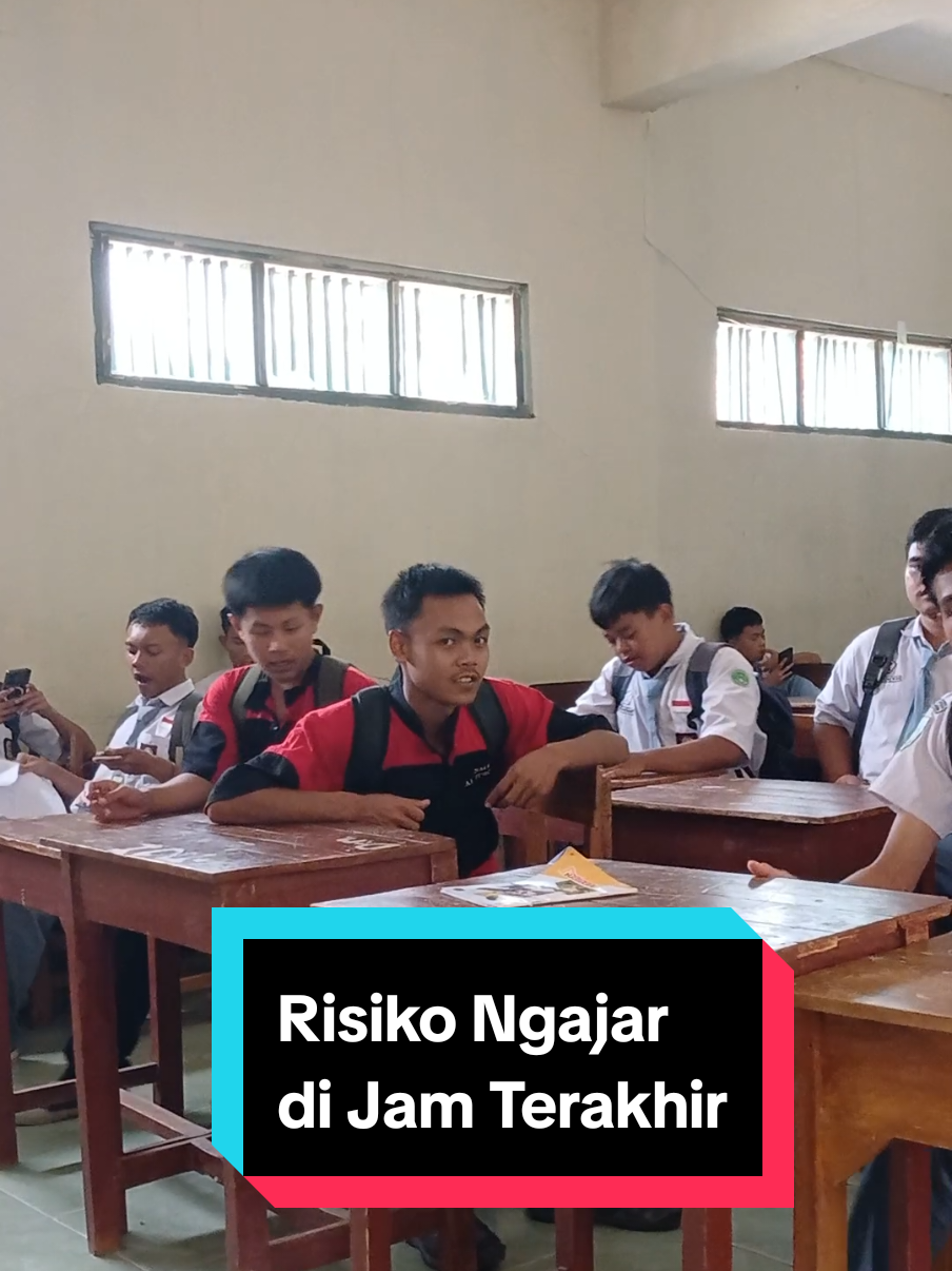 @Galeri Bu Ni di Sekolah