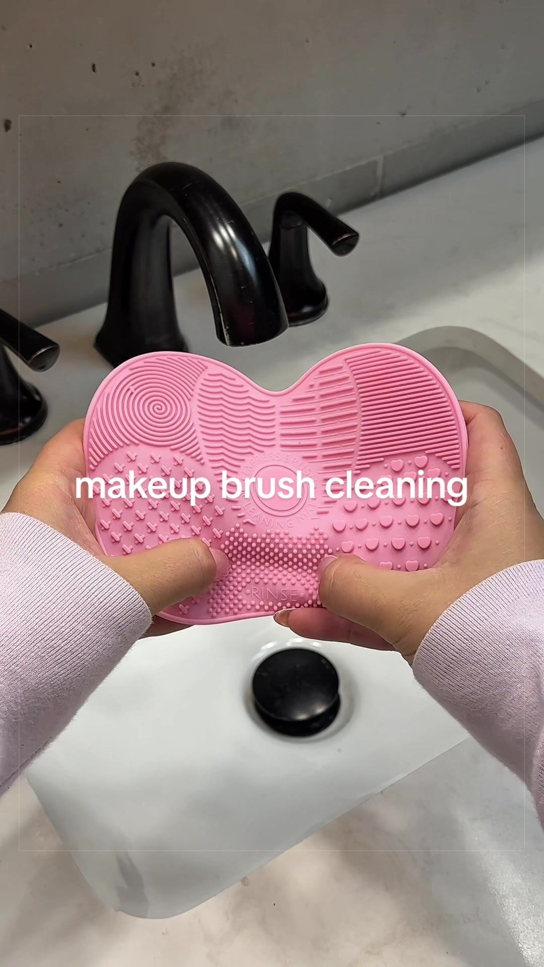 @avukmi