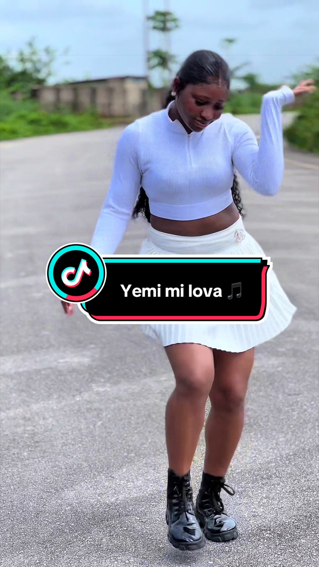 @E_VA vibes ❤️🔥🤍🖤