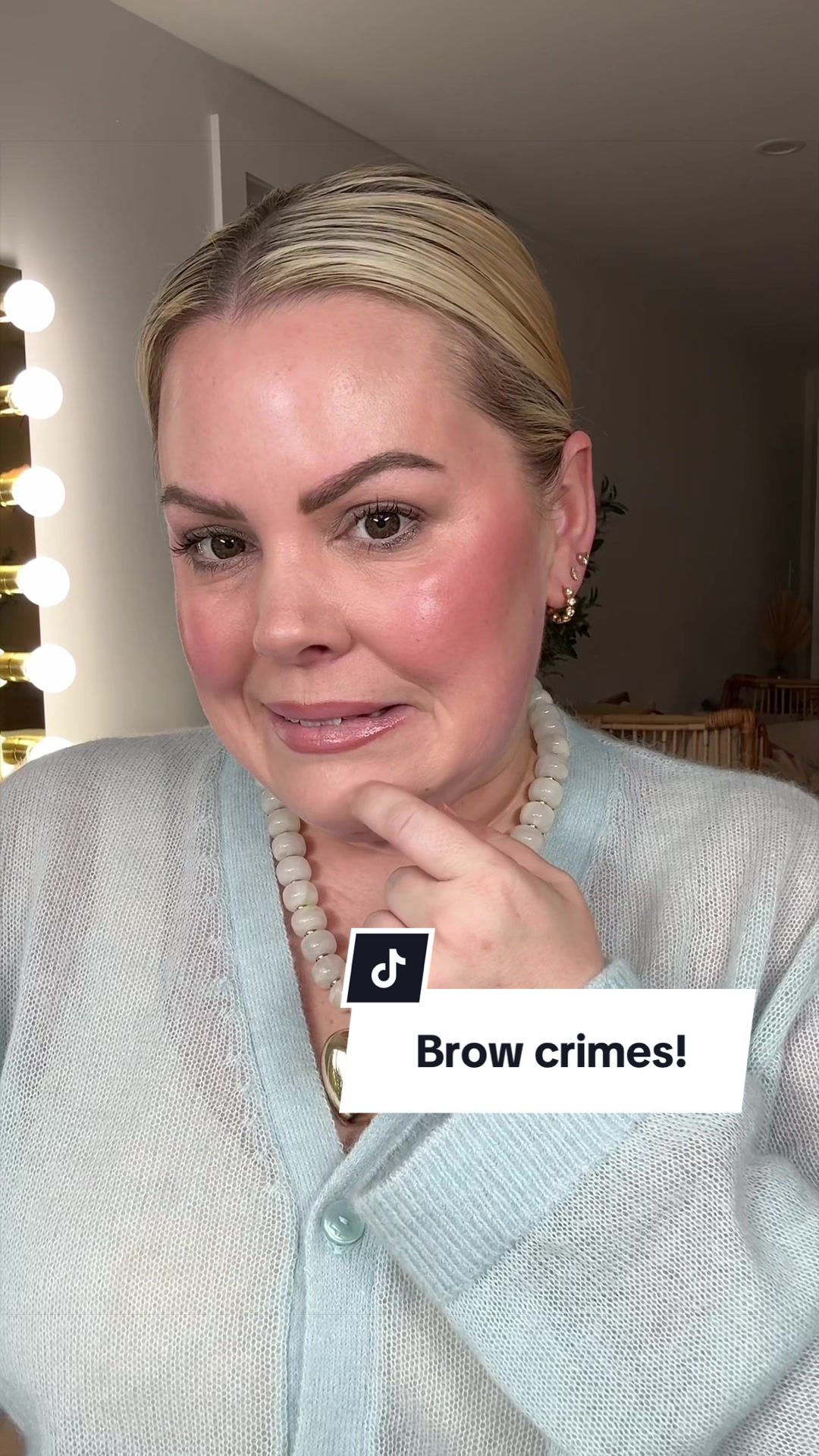 @SELENA &bull; Makeup Artist