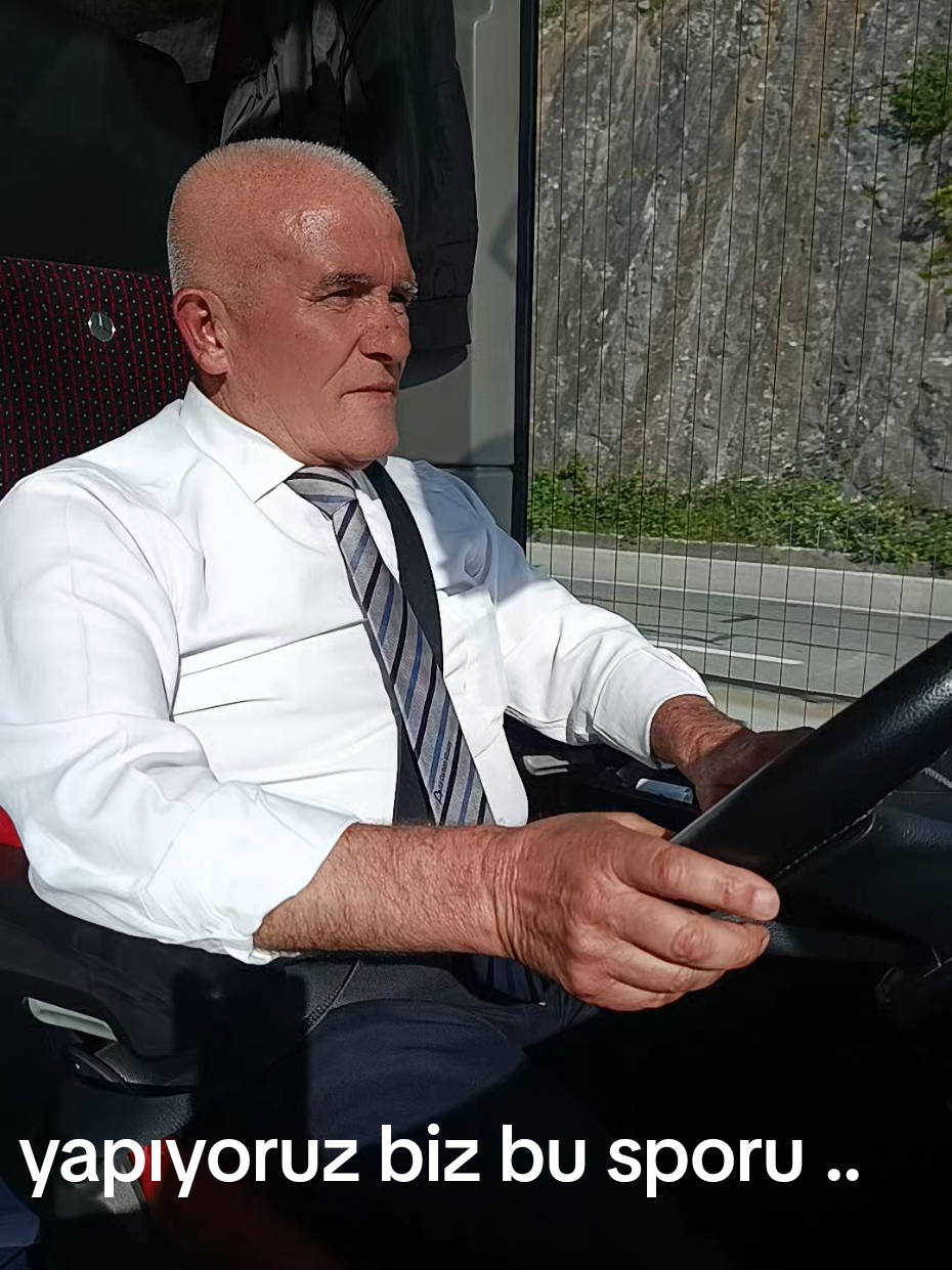 @( espiyeli genç kaptan )