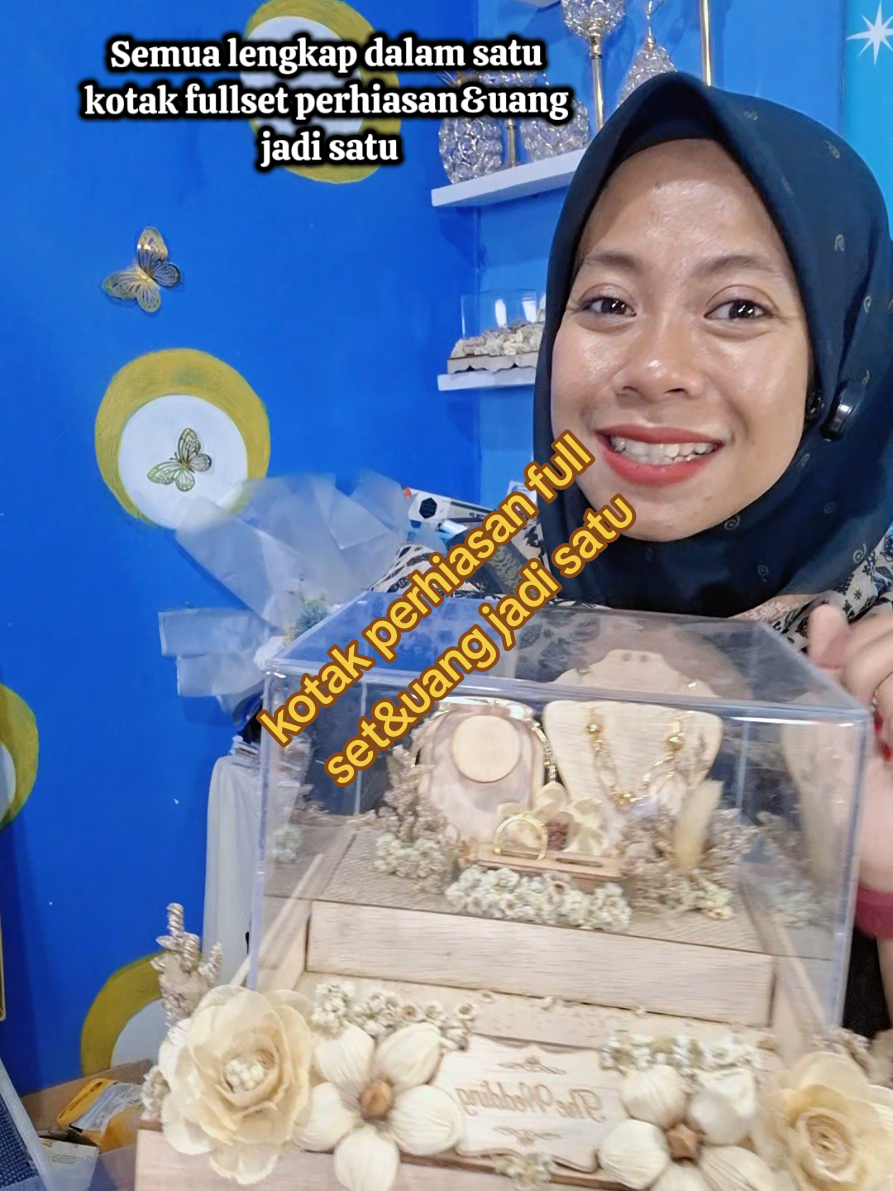 @Siti Fatimah|Gift Box