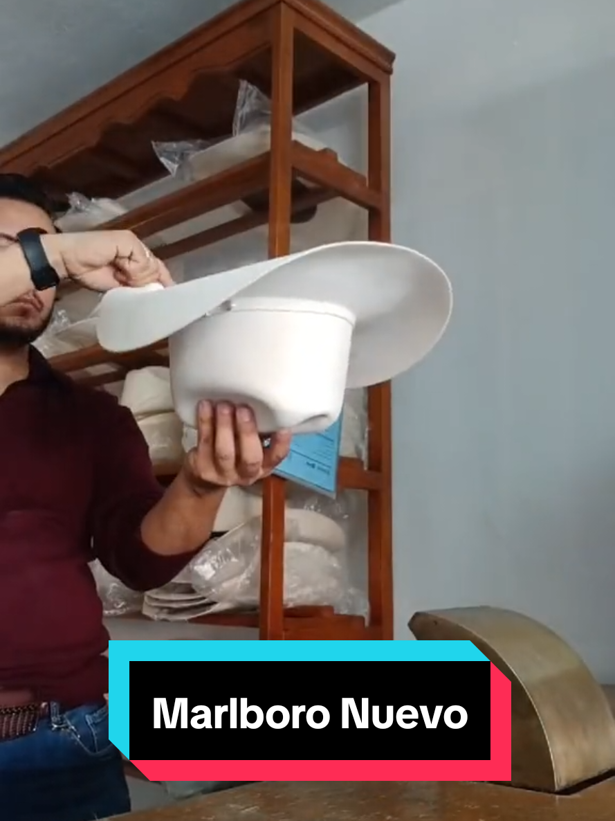 @Adrian hats (Polo El Ranchero)