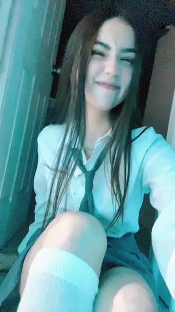 @Colegiala Bonita