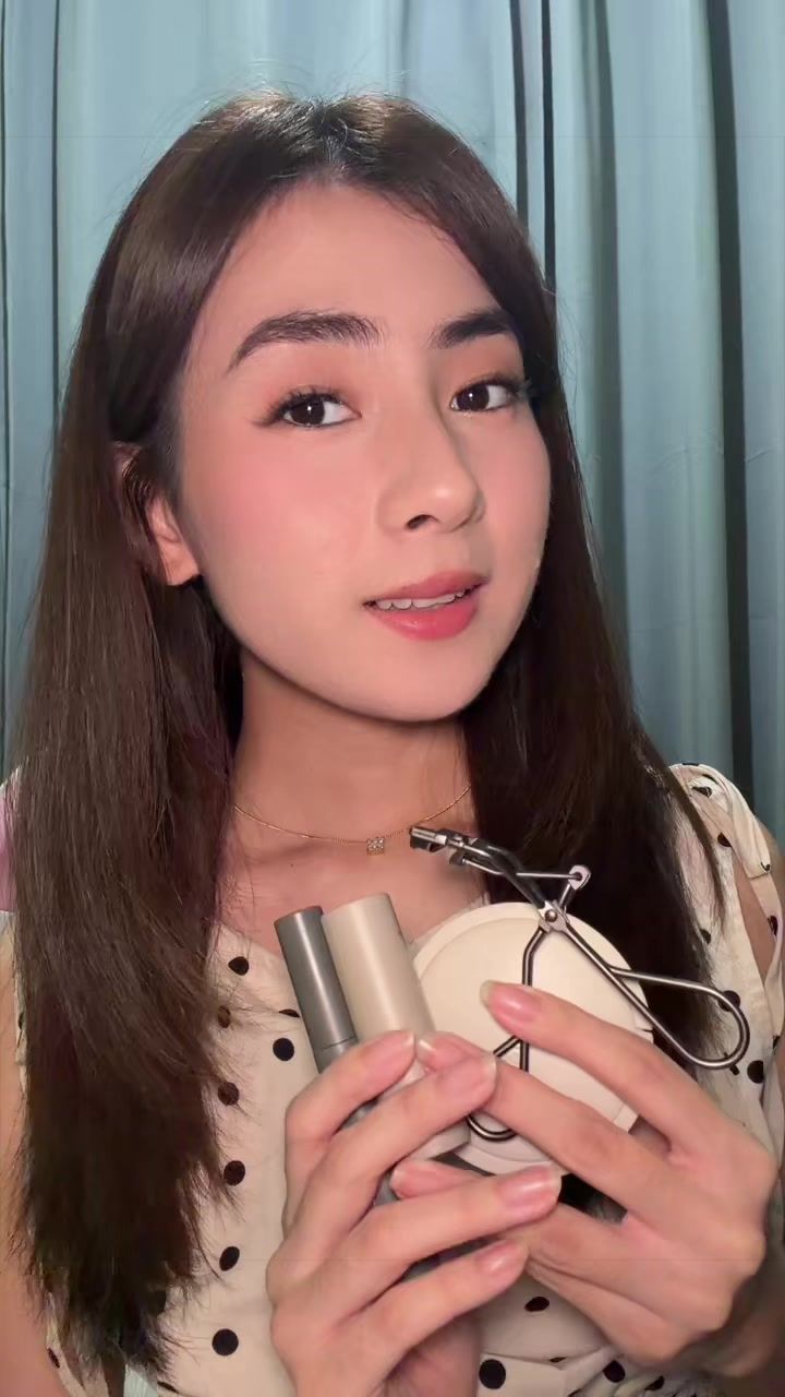 @Eywi 🍍 kindaeywi on IG