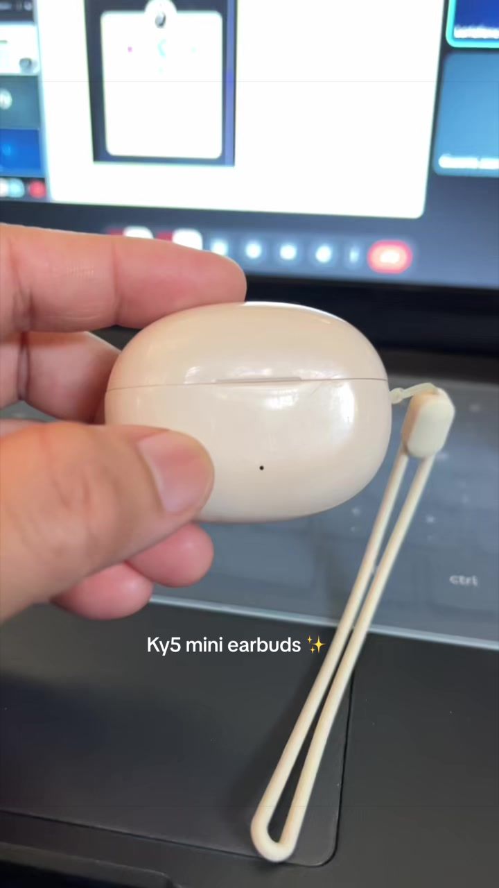 @kweeny_te on IG