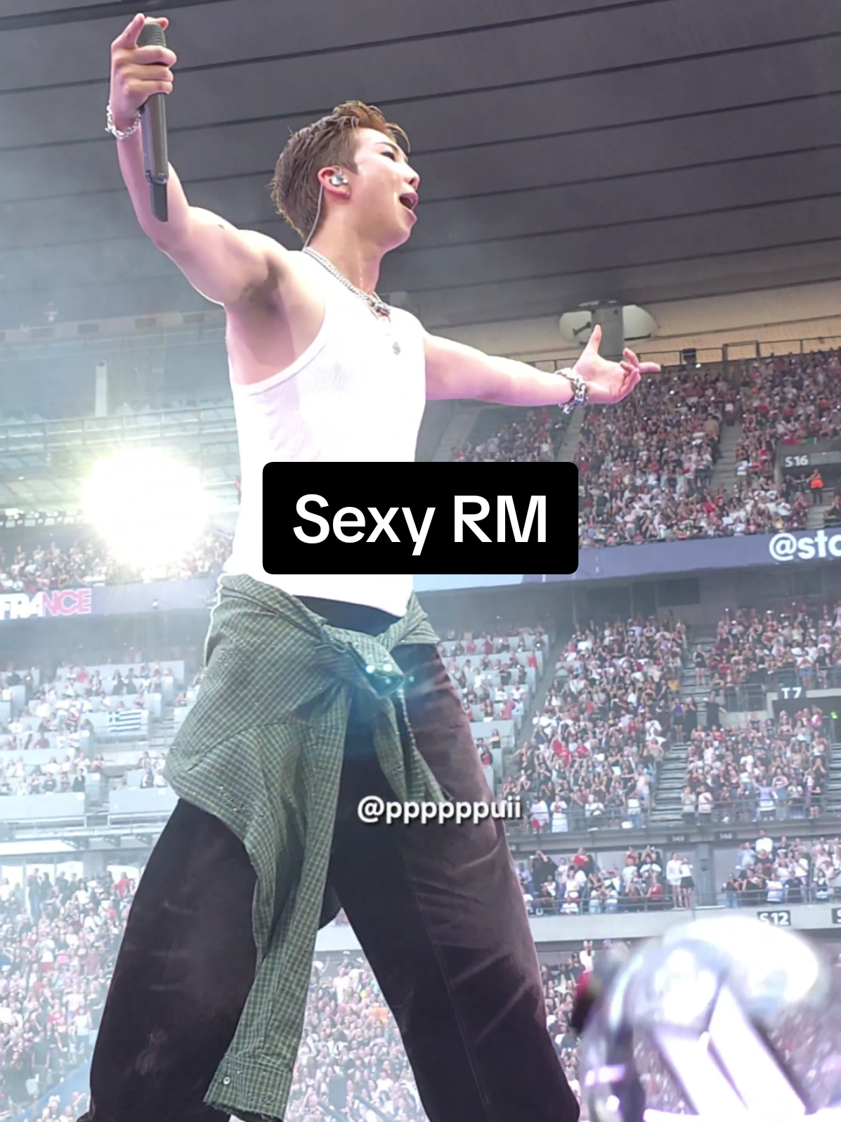 @Vani SAW and will SEE BTS! โจ๏ธ
